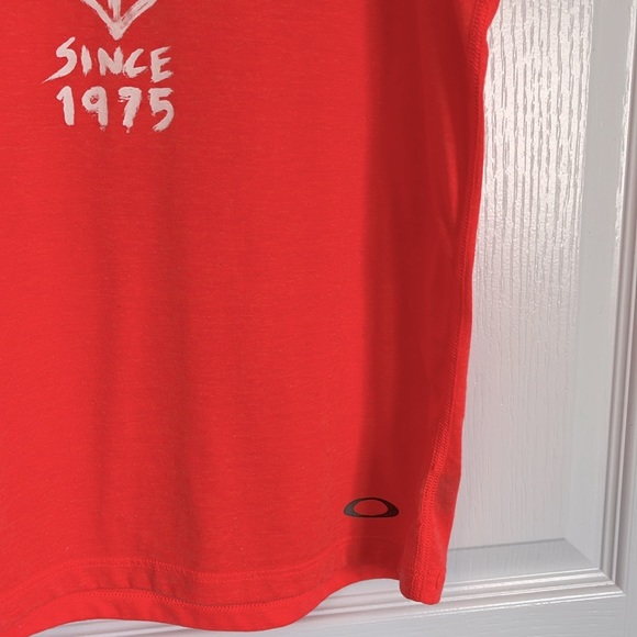 OAKLEY HIGH NECK TANK - Picture 2 of 4